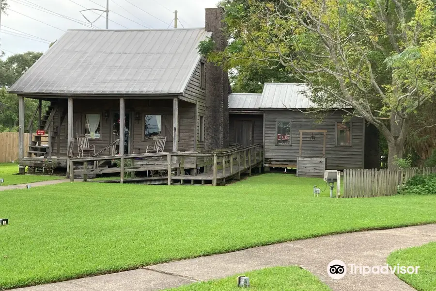 French House ( La Maison Acadienne)