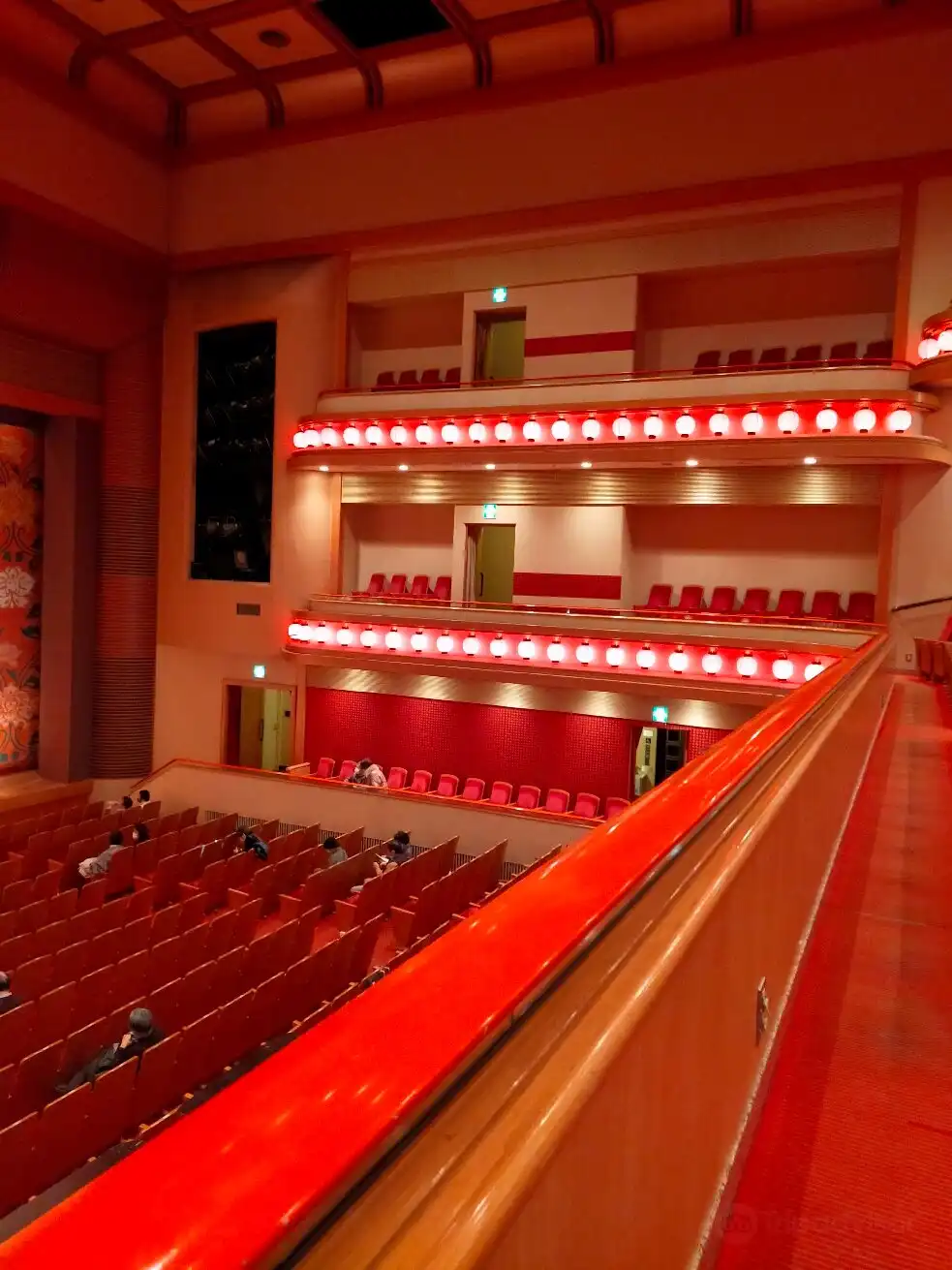 Các khách sạn gần Osaka Shochiku Theatre