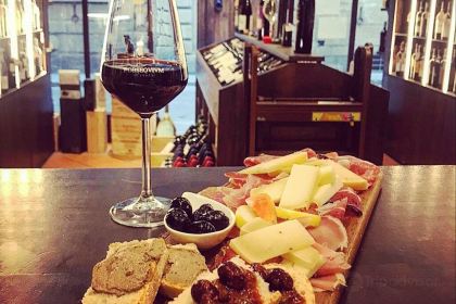 Enoteca Obsequium Wine Shop Bistrot