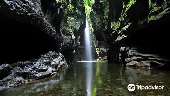 Millennium Cave