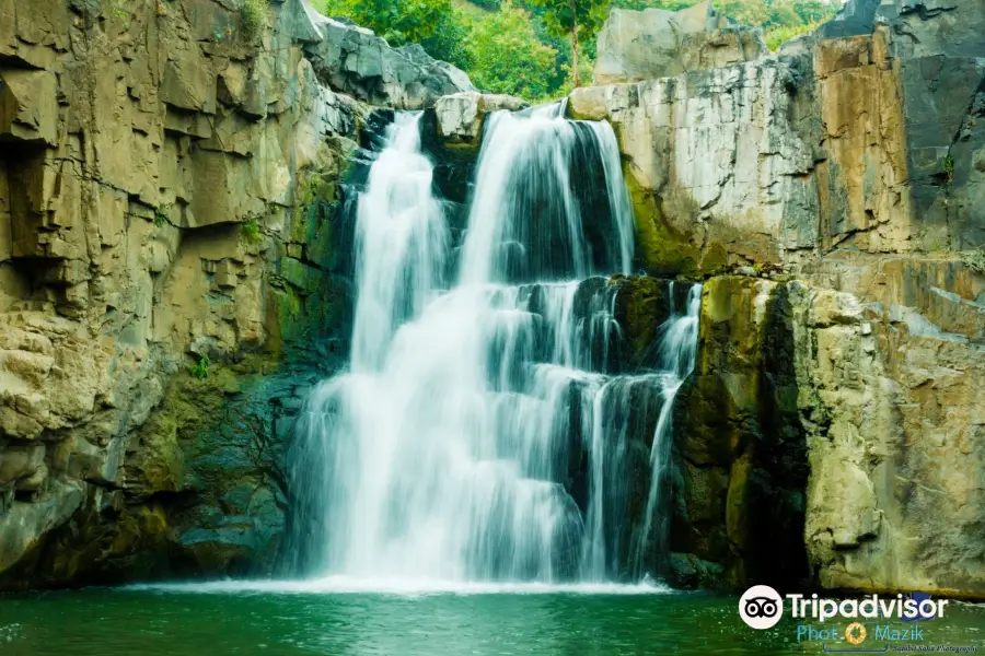 Zarwani Waterfall