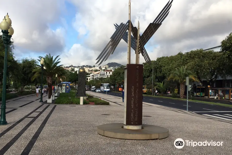 Monumento Alusivo AO 58º Aniversario DA Forca Aerea