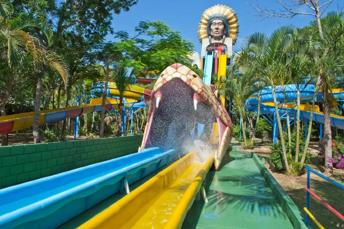 Hotel in zona Agua Show Park