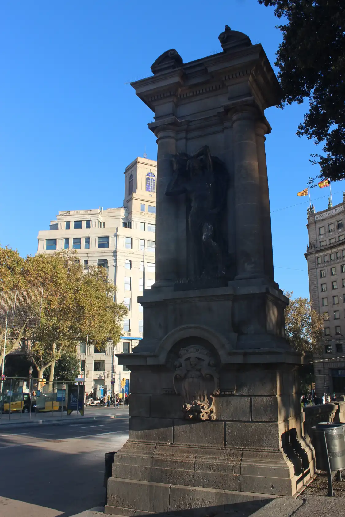 Hotels near Hercules