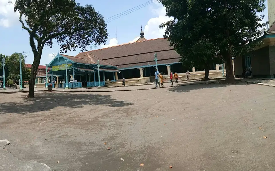 4_Agung Surakarta Mosque