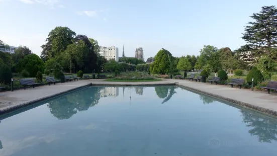 パストゥール公園