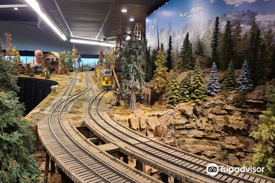 The Suncoast Center for Fine Scale Modeling