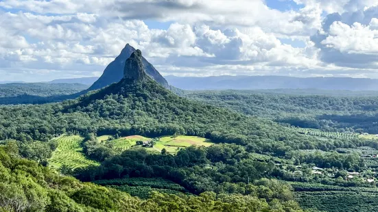 アンガン山