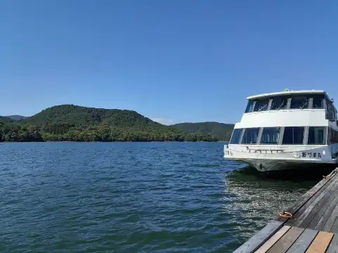 Hotels near Lake Hibara