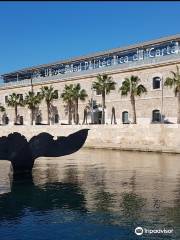 Sculpture Whale Tail