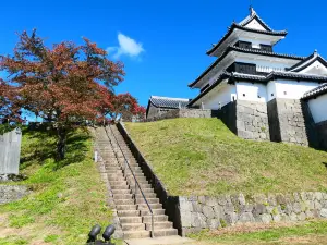 Shirakawakomine-jō Castle Ruins
