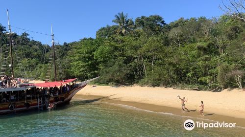 Araca Beach (Freguesia de Fora)