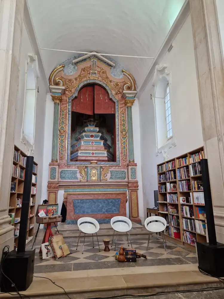 Hotels near Sao Tiago Church