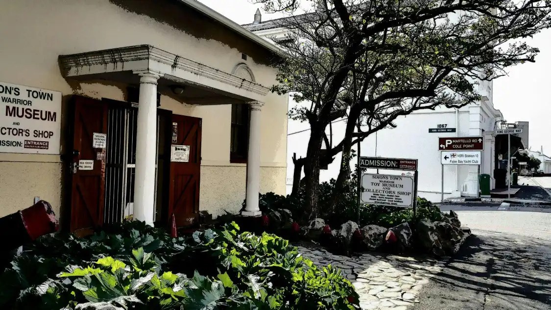 Hotels near Simon's Town Warrior Toy Museum and Shop