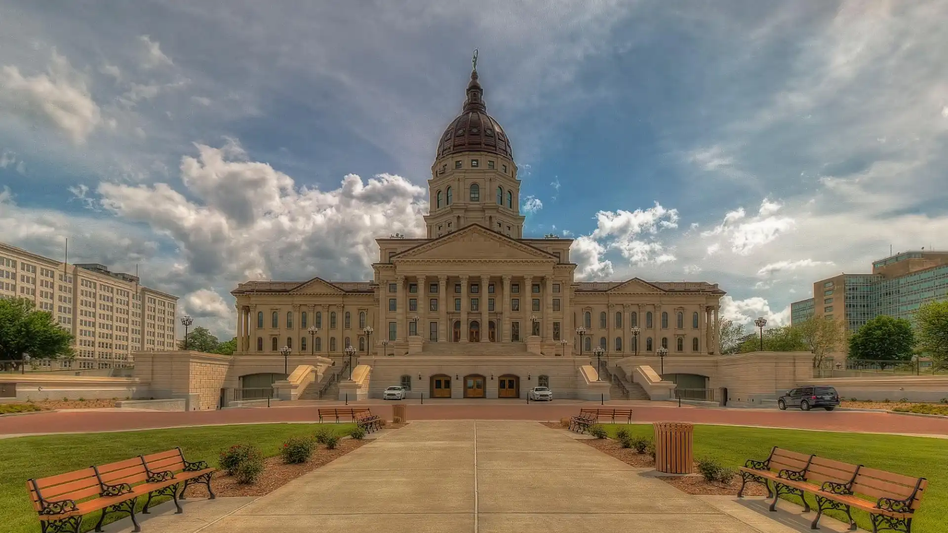 Hotels near Kansas State Capitol Visitor Center