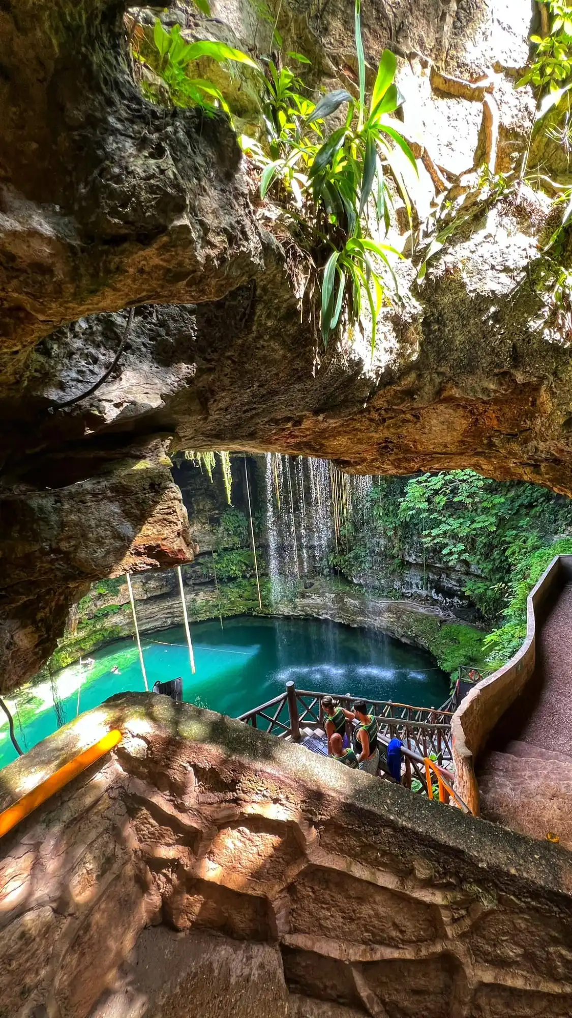 Hotels near Cenote Saamal