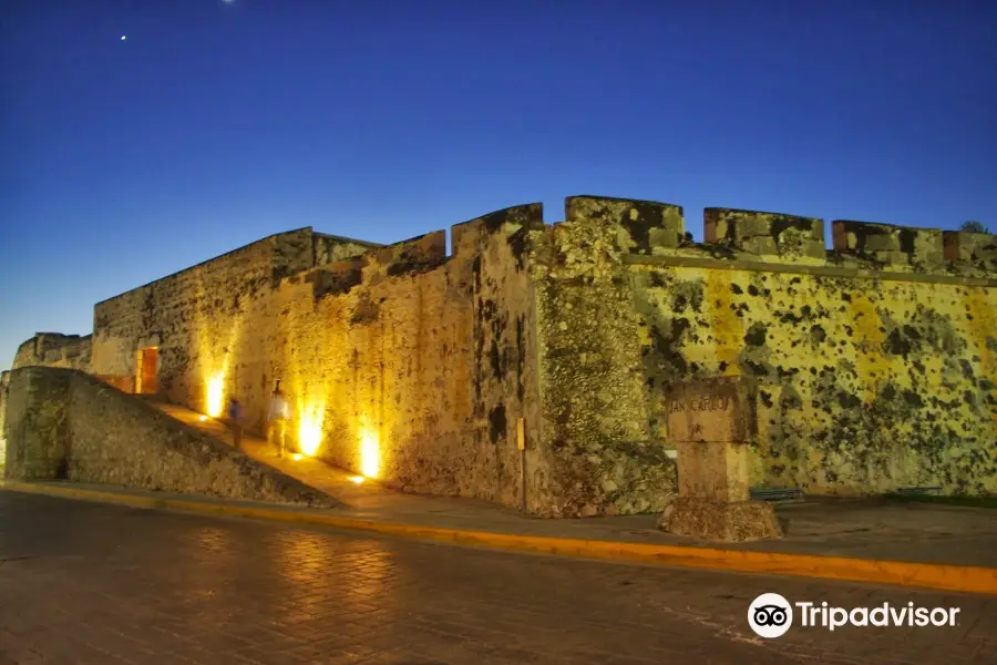 Baluarte de San Carlos/Museo de la Ciudad