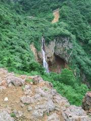 Kaerazunotaki Fall