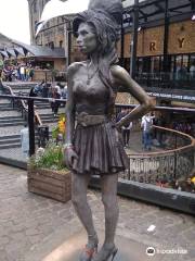 Amy Winehouse Statue