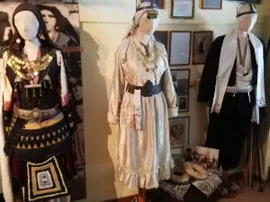 Gnafala folk art museum
