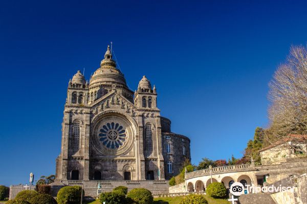 Compare 5 airports near Viana do Castelo