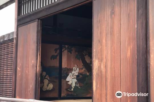 Kyoto + Heian Shrine + Ryoanji Temple + Nanzenji Temple + Kyoto Gyoen Garden + Nishi Honganji Temple One-day Tour