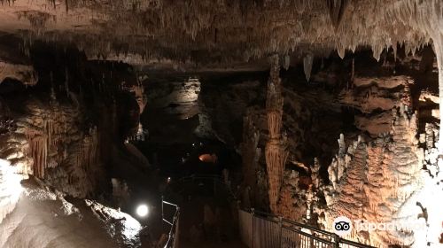 Onondaga Cave