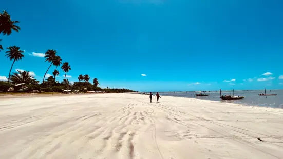 Praia de Sao Miguel dos Milagres