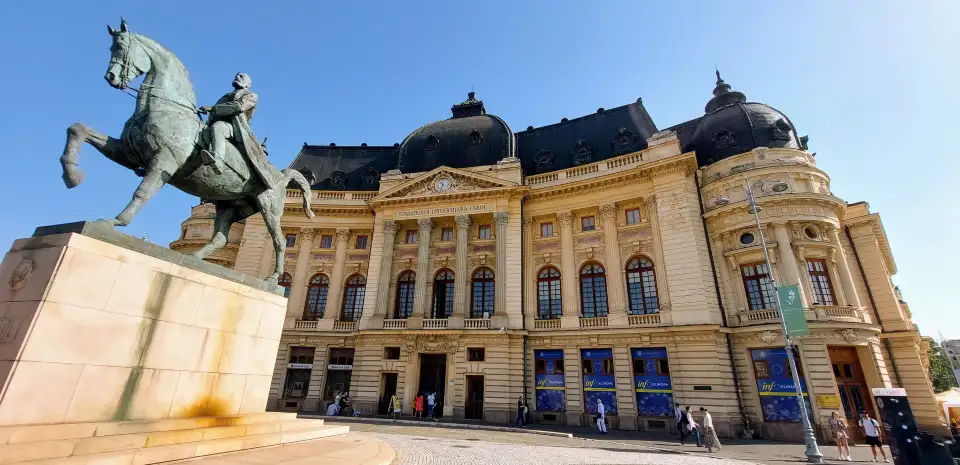 4_Revolution Square (Piata Revolutiei)