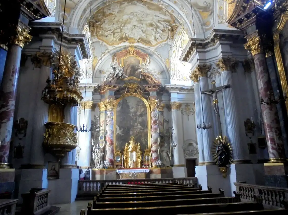 Hôtels à proximité de : Église de l'Abbaye-aux-Dames