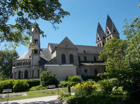 鄰近路德維希博物館的酒店