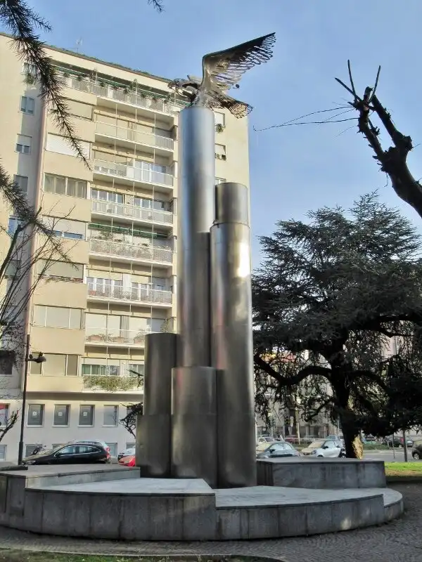 Các khách sạn gần Monumento Alla Guardia Di Finanza
