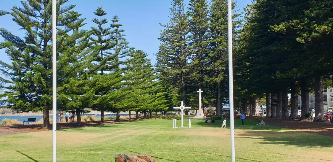 Hotels near Victor Harbour Cenotaph