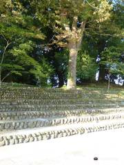 Nimaibashi Tomb