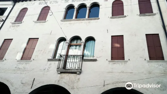 Casa dei Cavalieri e del Podesta, ora Palazzo Colussi