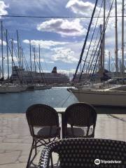 Yacht Port of Toulon Jeanneau Prestige