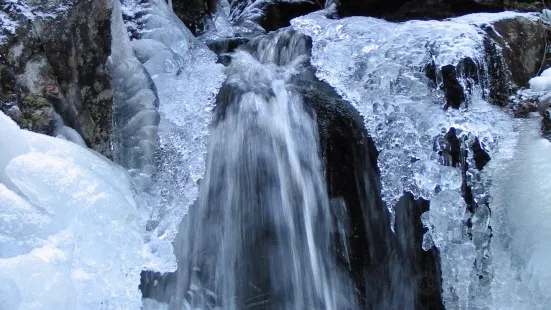 Tarhapuro waterfall