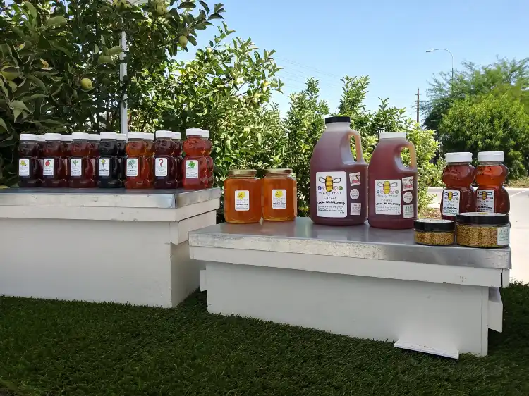 Hotels near Honey Hive Farms