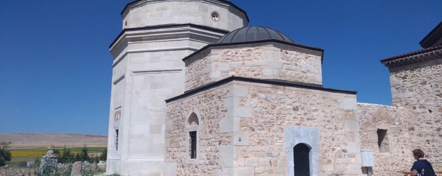 Uryan Baba Turbesi