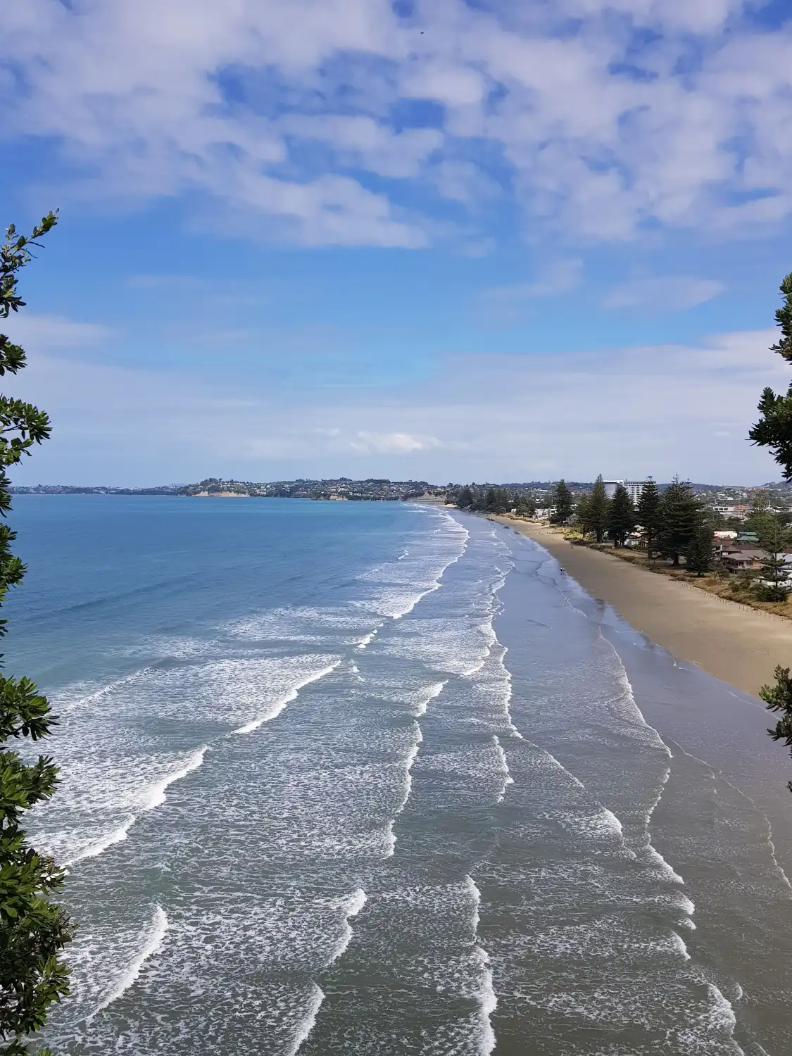 Hotels near Orewa Lookout