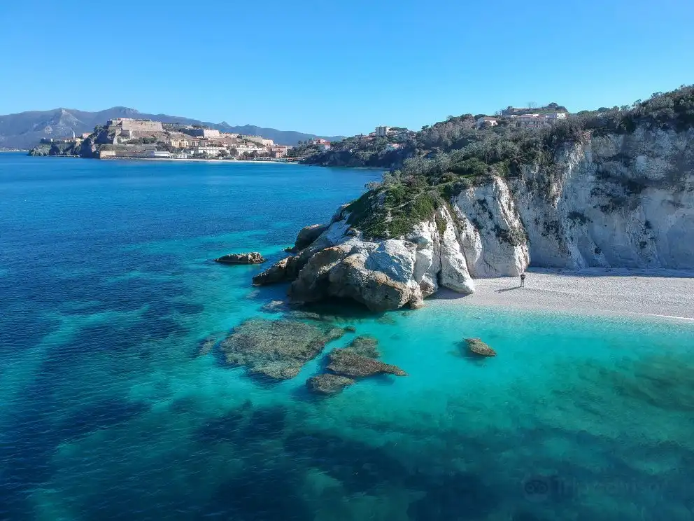 Hotels near Spiaggia di Capo Bianco