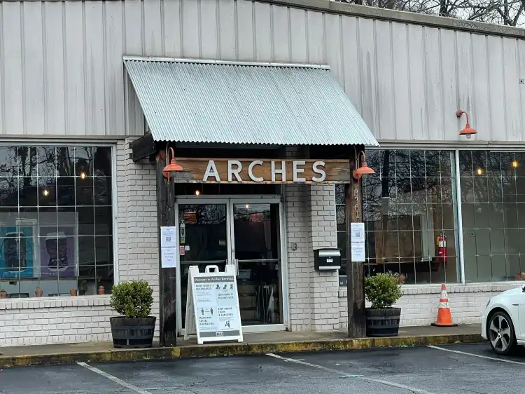 Các khách sạn gần Arches Brewing