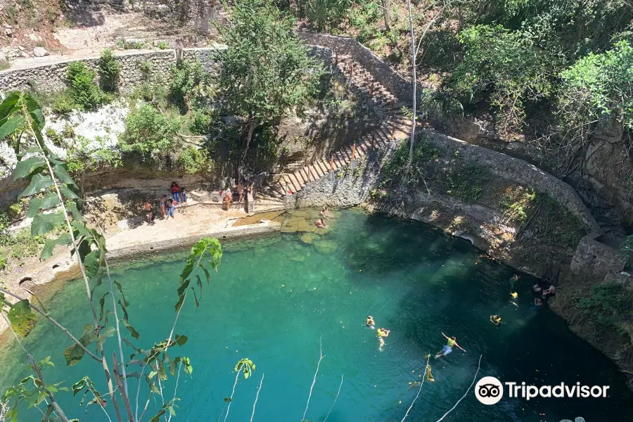 Xlakaj: Cenote, Alberca, Bioparque
