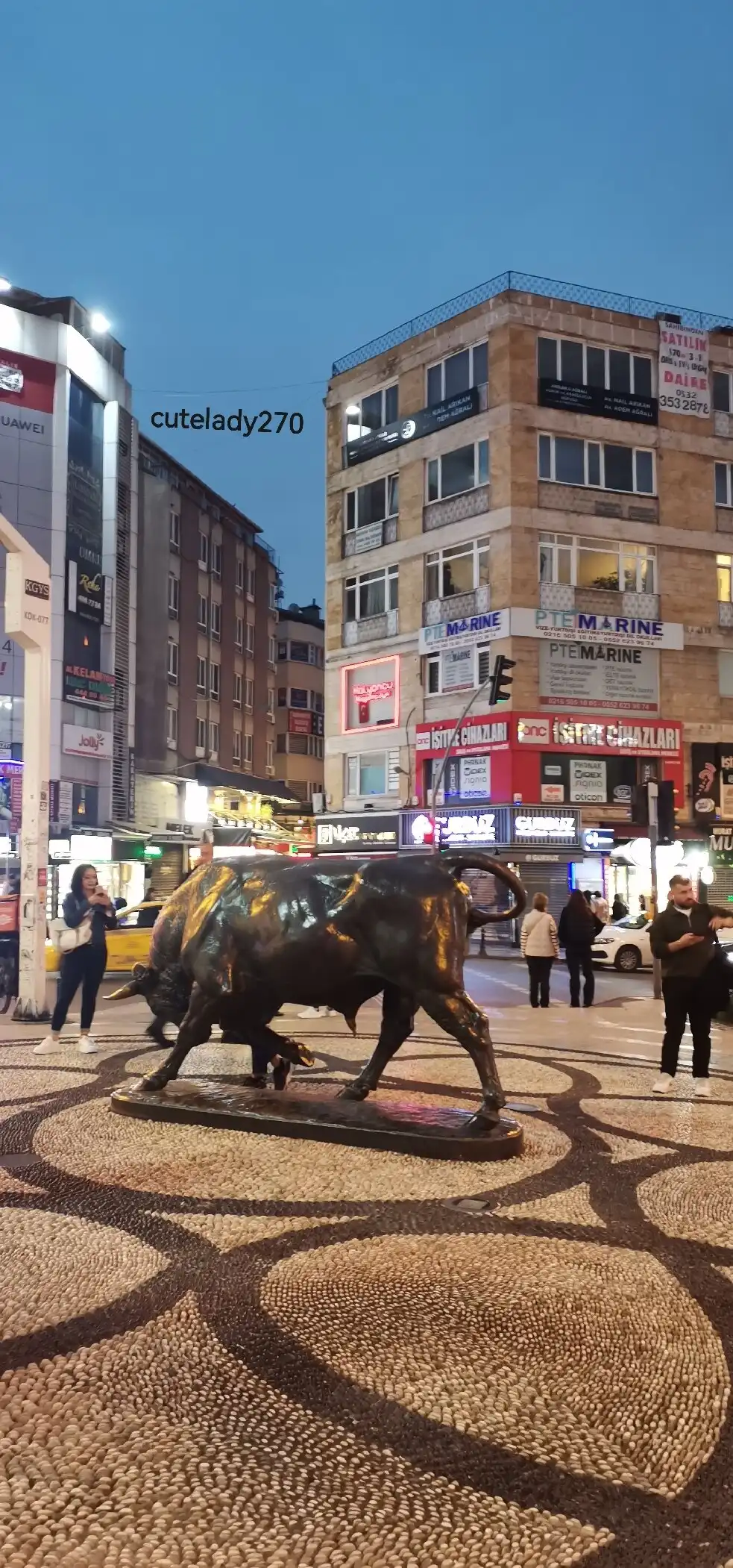 Hotels near Kadikoy Bull Statue