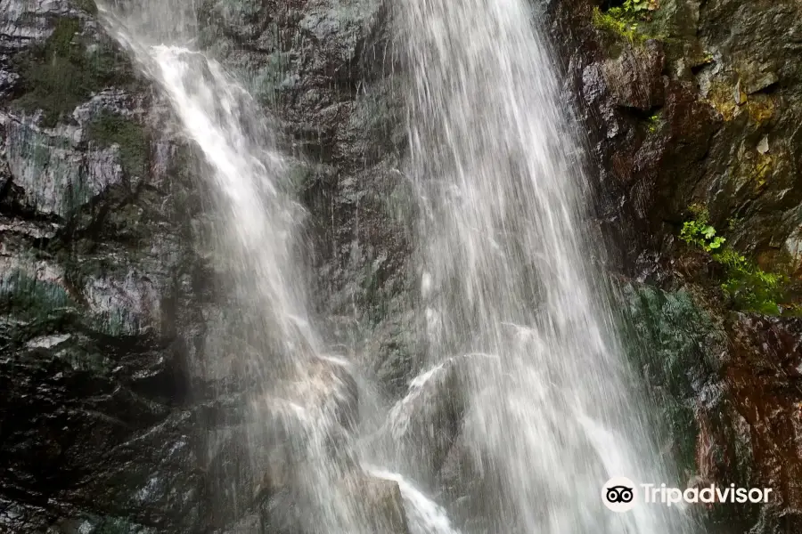 Gveleti Waterfall