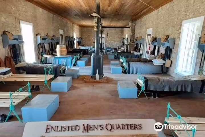 ${{cityDName}} Junction uçak bileti