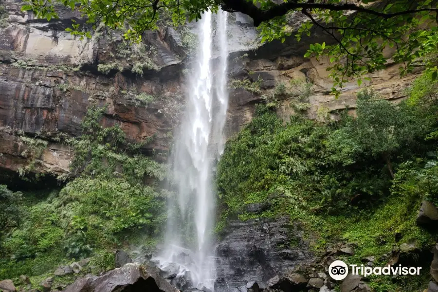 Pinaisara Falls