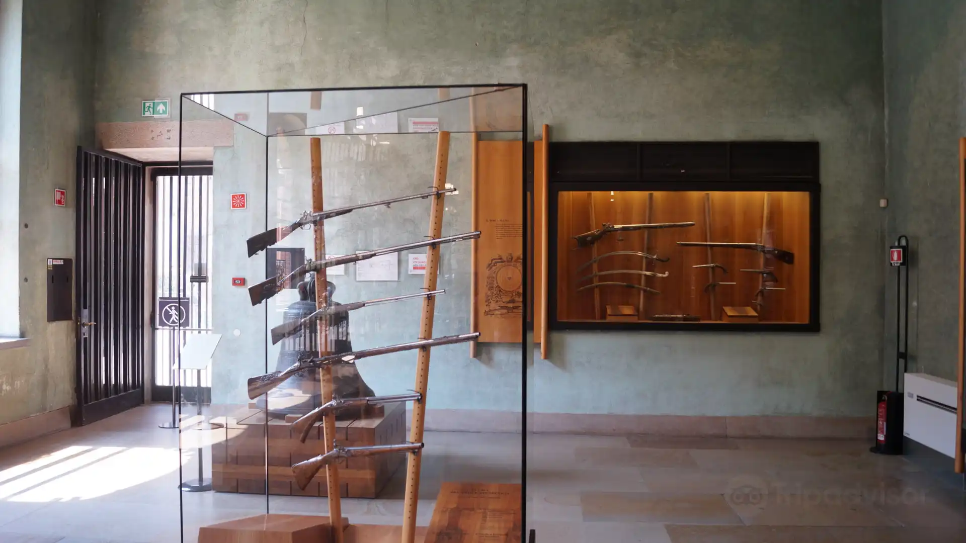 Hotels near Museum of Ancient Art