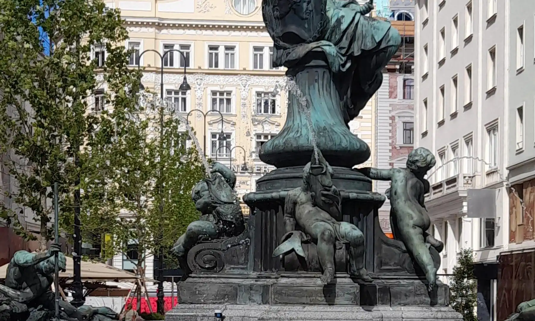 Hotels near Neuer Markt