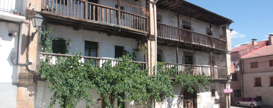 Casa Ferrones